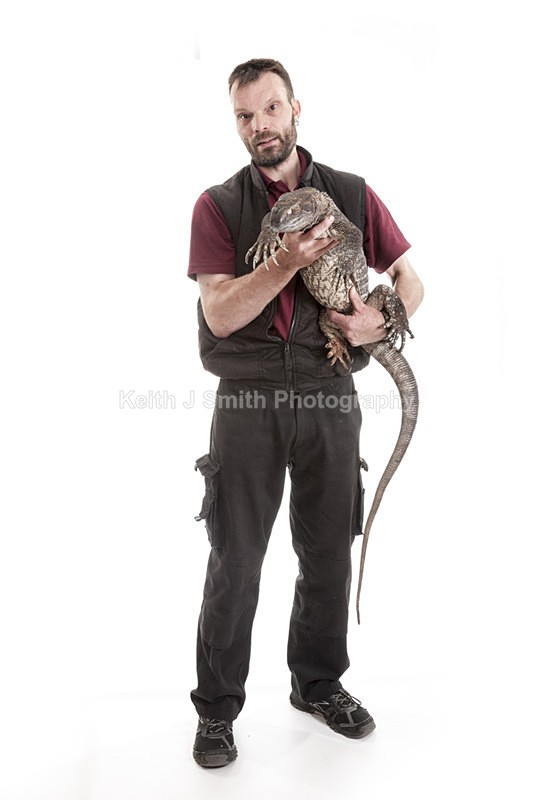 2SKJ8809 - Roaming Reptile Show. II