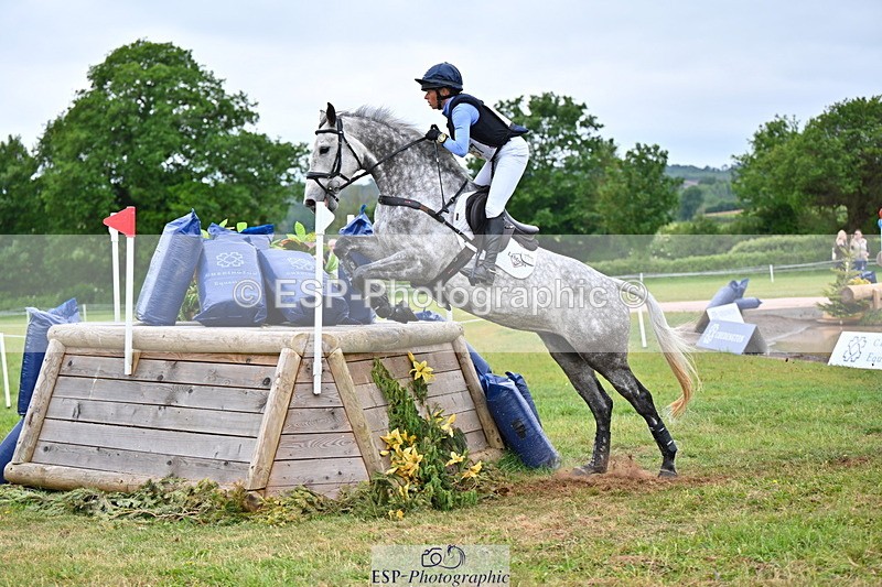 250524A-125509-10733 - B-357-Rosalind.Canter-ARMSCOTE.EXPLORER