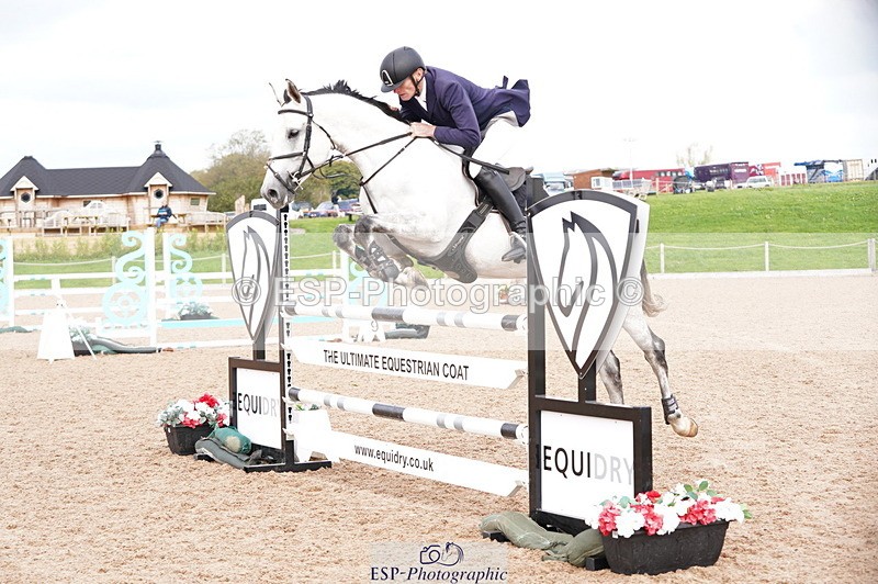 241004A-124256-00449 - Fri 03 Snr Newc & 1.10m Open