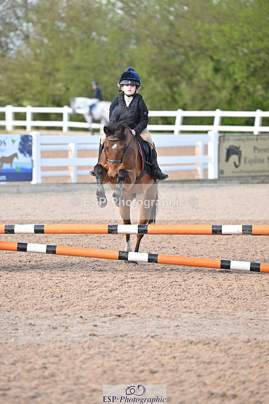 240504A-091857-00079 - Cls 11 Clear Round 50cm
