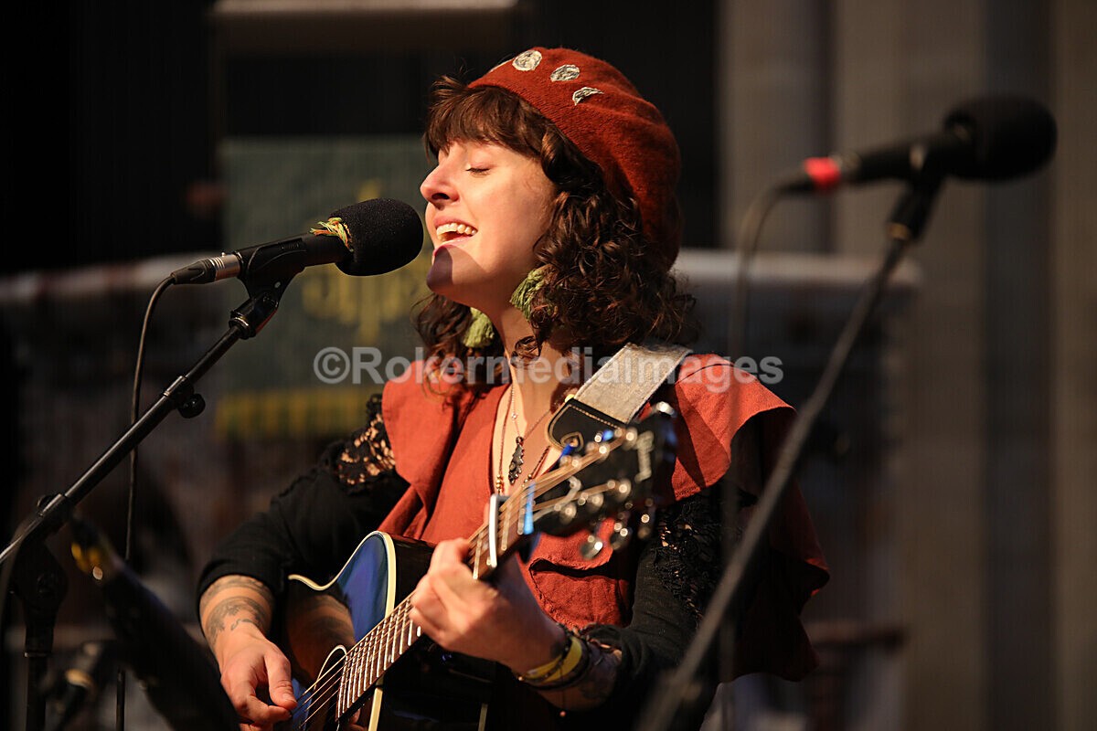 FOLK N BLUES-284 - FOLK and BLUES SEPT 2022