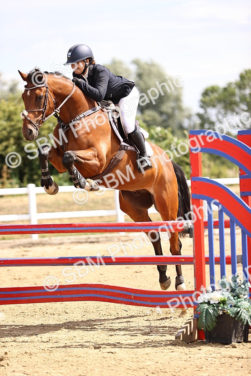 SBM_009811 - Class 8 - Senior Newcomers - 1.10  Open