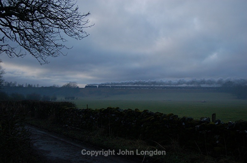 30.12.10 - 8F 44871 & Jub 5960 'Leander' 1Z46 Carlisle - Man Vic - Ormside