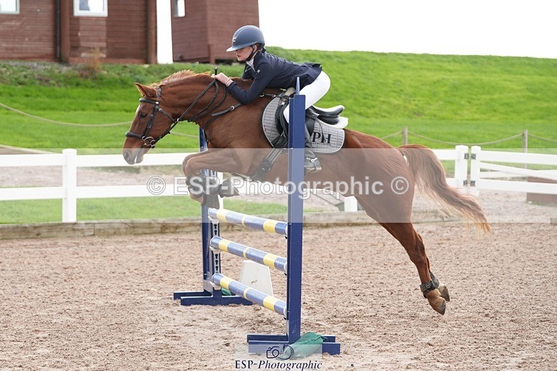 251026-120031-02293 - Cls 4 Pony Winter Novice + 80cm Open