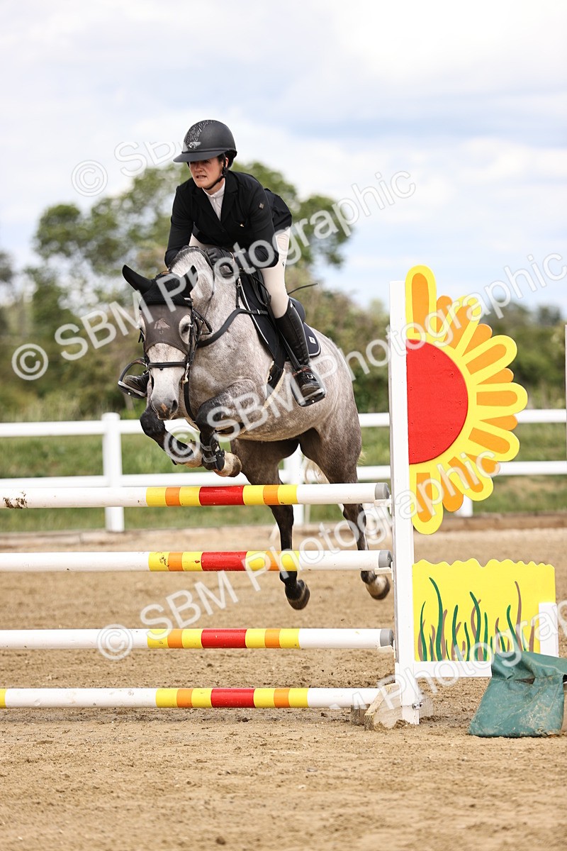 SBM_003106 - Class 11 - Senior Newcomers - 1.10m