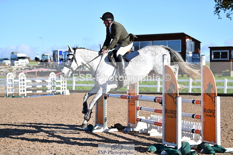 231110A-132531-00561 - Cls 5 Newcomers & 1.10m Open