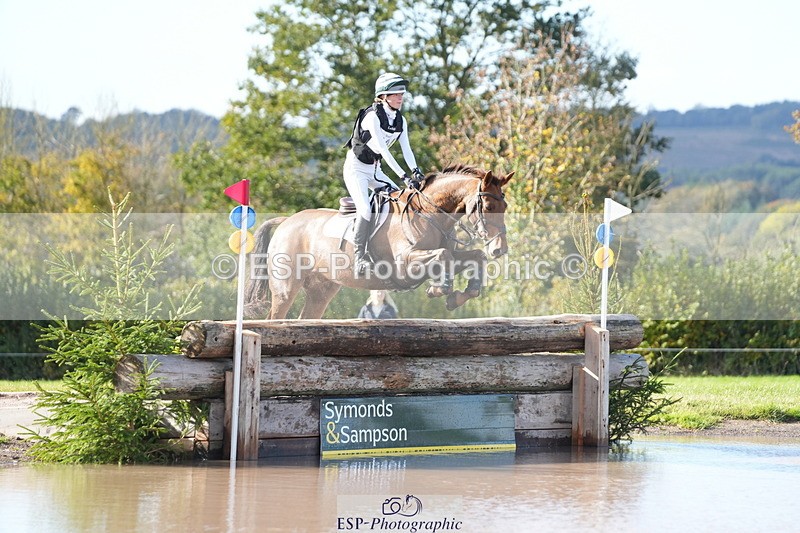 251024A-121535-08676 - B-124-Sophie.Lamb