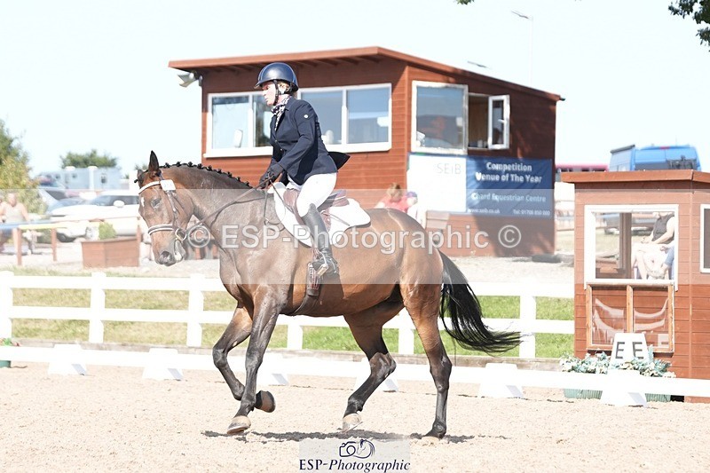 250817-155217-11818 - 204-Lysanne.VaseCafino