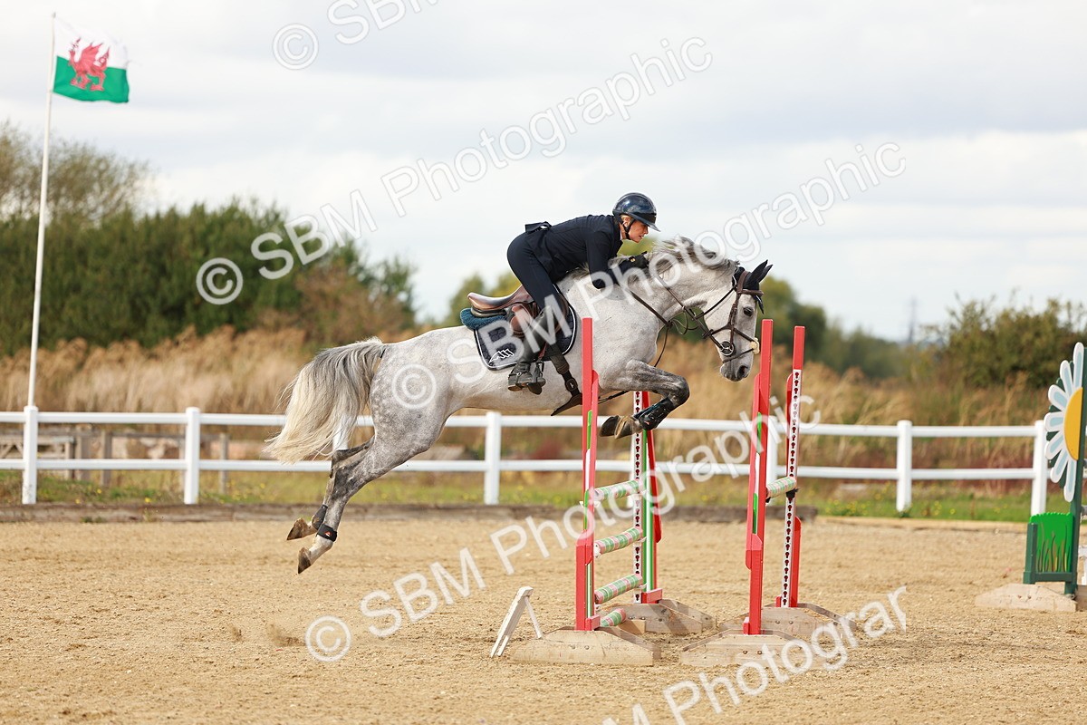SBM_001315 - Class 4 - Senior Newcomers - 1.10m