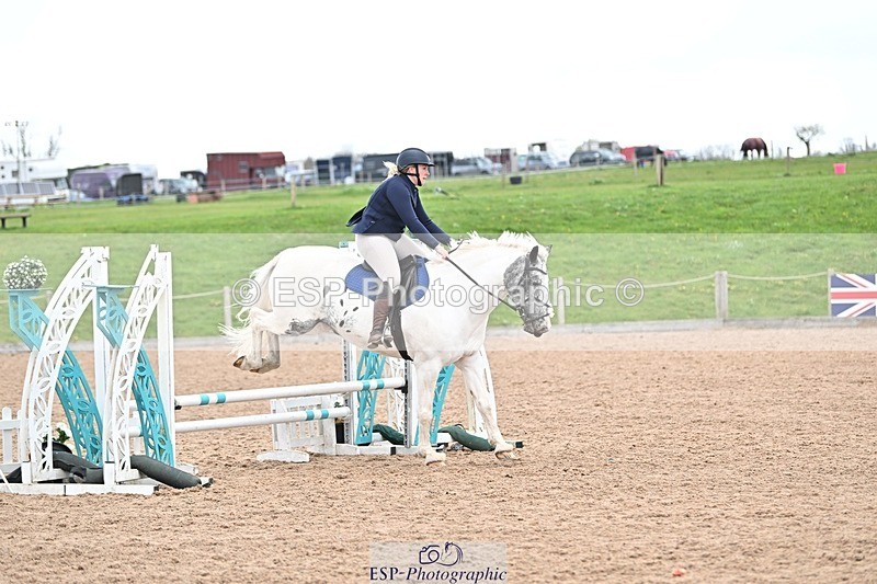 250414-101013-00007 - 70cm Round 1