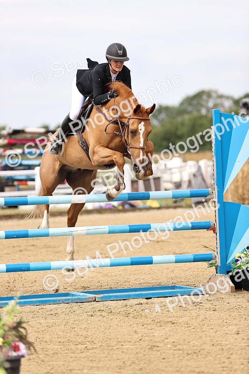 SBM_009541 - Class 8 - Senior Newcomers - 1.10  Open