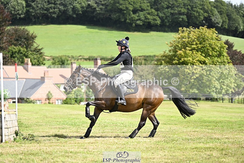 240825X-114024-32581 - 70cm XC 11.00 to 12.00