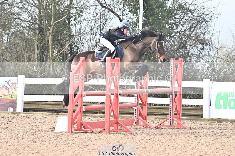 250209-113134-01542 - Cls 6 Pony Newcomers and 1m