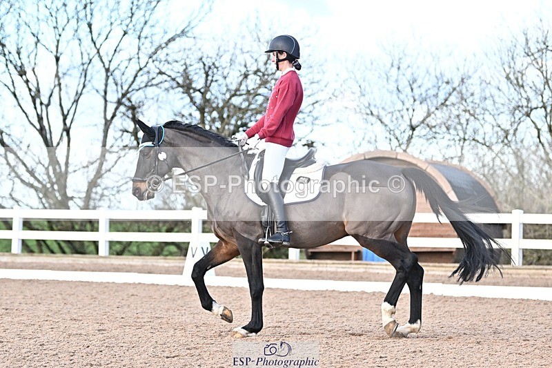 241214-122230-01587 - 132-Alys.Matravers-VORVASHILL.VERTIGO