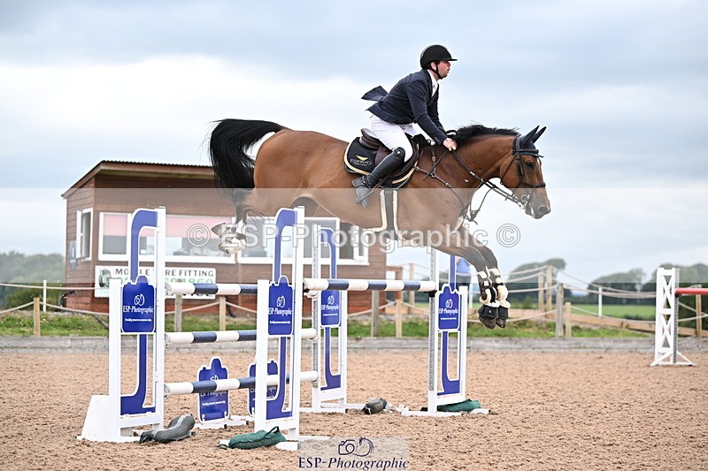 240828A-171022-01446 - Cls 6 National 1.30m and 1.40m