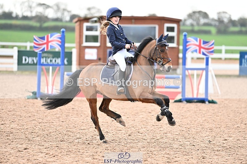 241117X-090627-03129 - Cls 05s A&B Pony Brit Nov & 80 Open