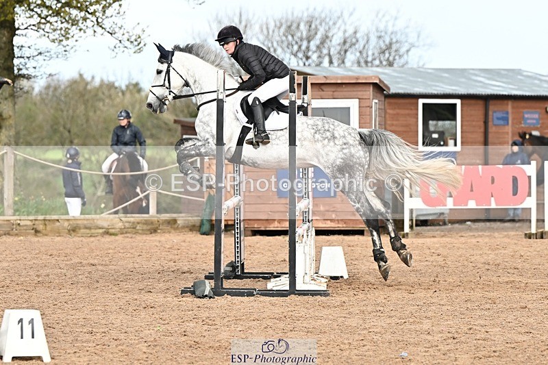 250416-095002-00123 - Cls 1 British Novice and 90cm