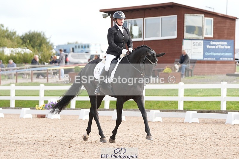 250906-102408-01481 - 003-Helen.JamesDecadent