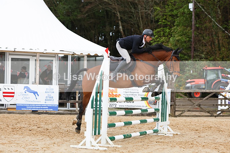 3E7A1493 - Class 6: Senior 1.05m