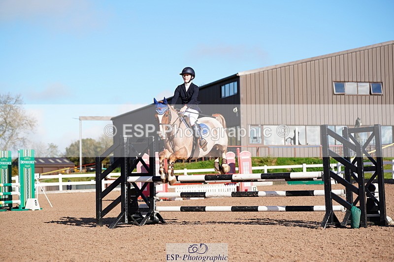 241027A-111414-02391 - SUN Cls 5 Pony Discovery and 90cm Open