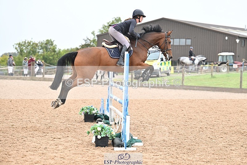 251003-112849-00458 - Cls 2 Newcomers and 1.10m