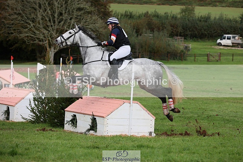 231021-135841-17211 - 445-CRUISING.BORO-Lucy.Knight-SC+XC