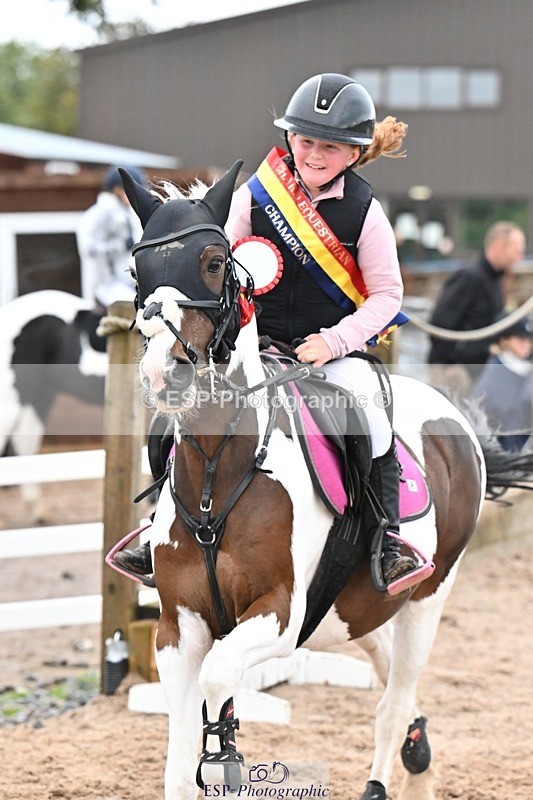 250920-160512-01835 - Cls 21 Pony Intro 80cm Derby