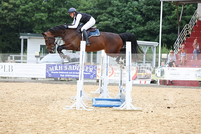 3E7A6323 - Class 8: Senior Newcomers/1.10m open