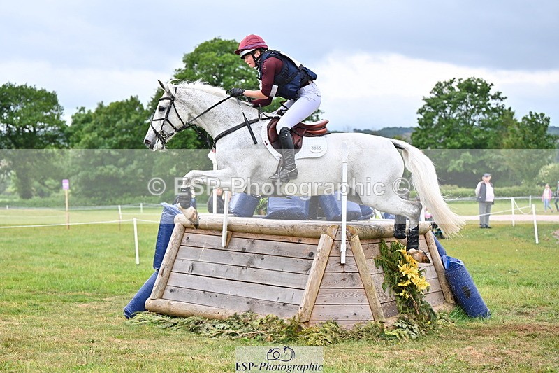 250524A-104710-09413 - A-065-Beatrice.Montgomerie-JAG.WOMANIZER.LADY