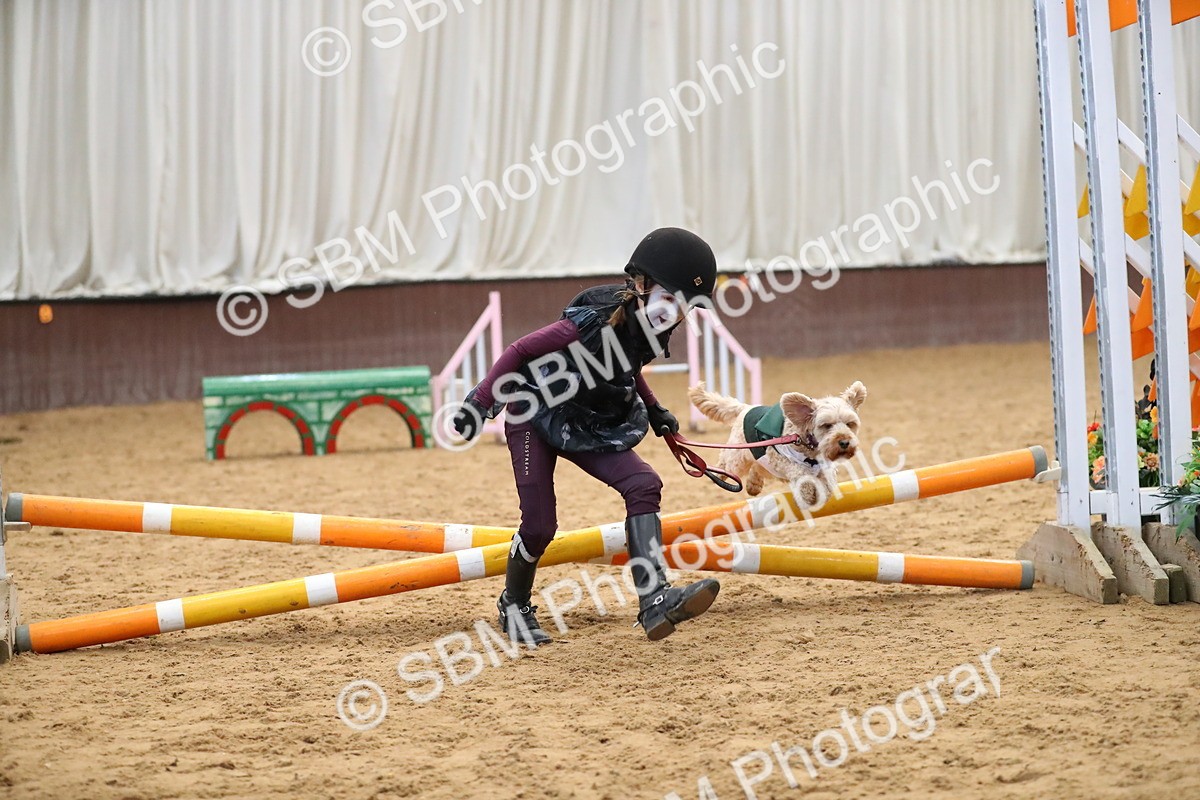 SBM_001964 - Class 3 - Horse & Hound