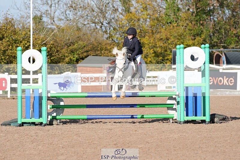 251025-112328-00193 - Chard 25th & 26th Oct BS Juniors/COH/Club/schools unaffiliated showjumping