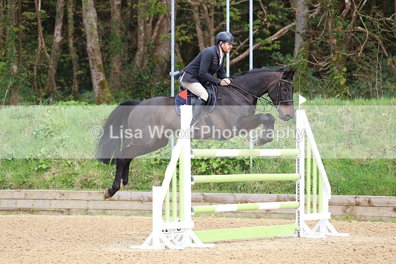 3E7A2501 - Class 9: Senior 1.30m open