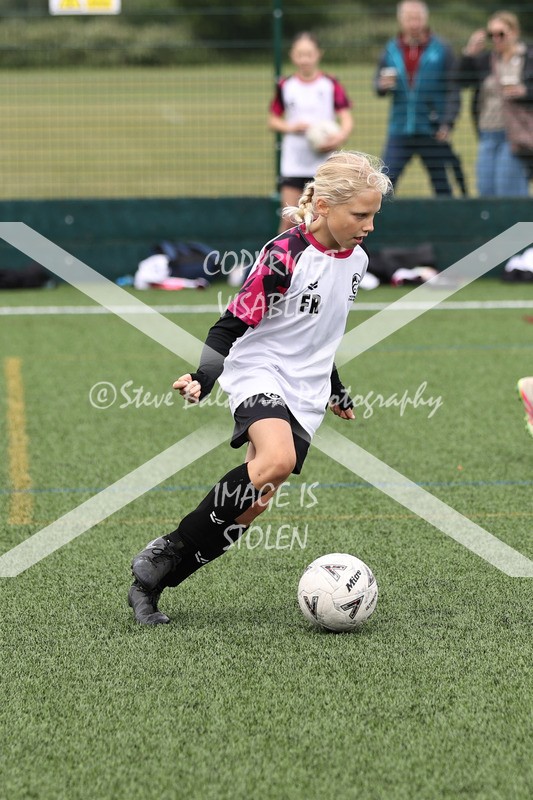 1DX31220 - Sat 6th U12 Girls