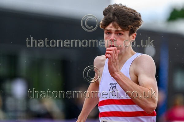 ComMast25-928927 - Track Male Set One