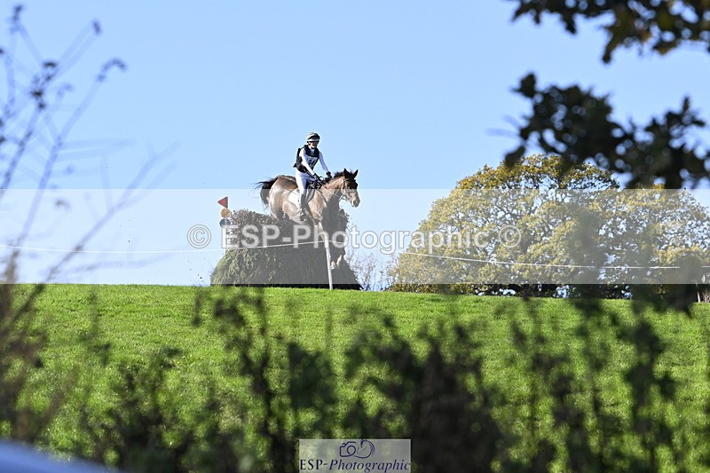 251024A-121715-08941 - B-124-Sophie.Lamb