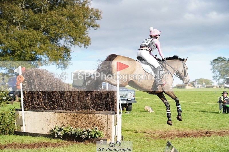 231021-153344-20199 - 498-SILVERLININGS.APHRODITE-Emily.Dobson-SC+XC