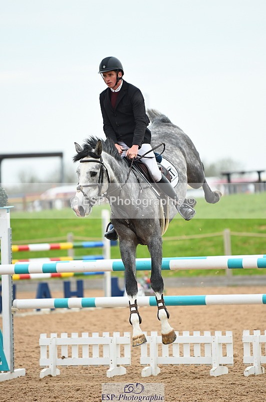 230504A-095054-00460 - Cls 8 Snr Foxhunter