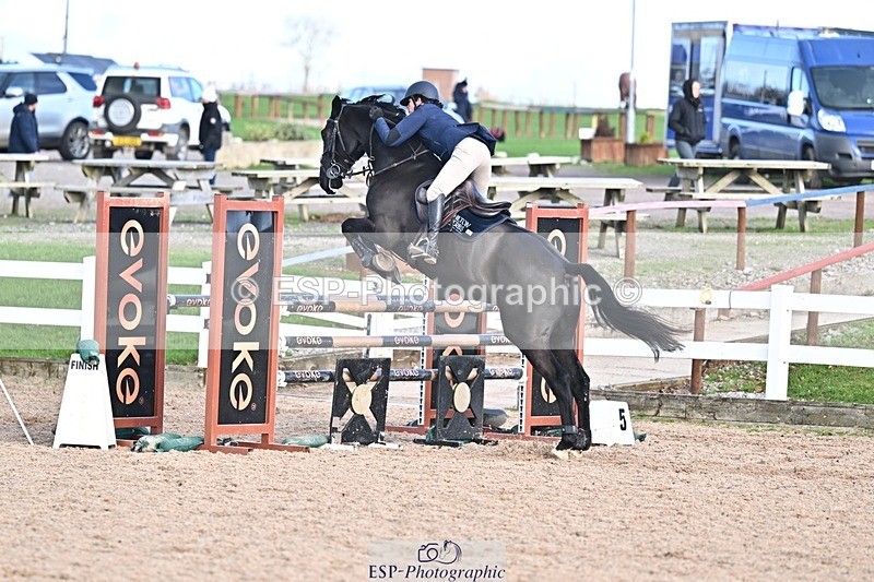 251119-134009-00492 - Cls 4 Newcomers and 1.10m Open