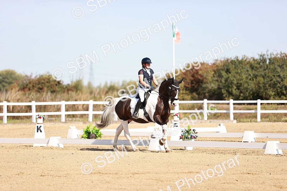 SBM_004315 - Class 12 - Novice 5 - 10.31-11.41