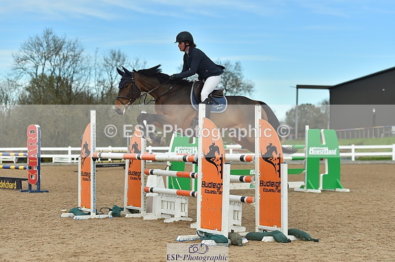 231111A-122326-01823 - Cls 12 Newcomers & 1.10m Open