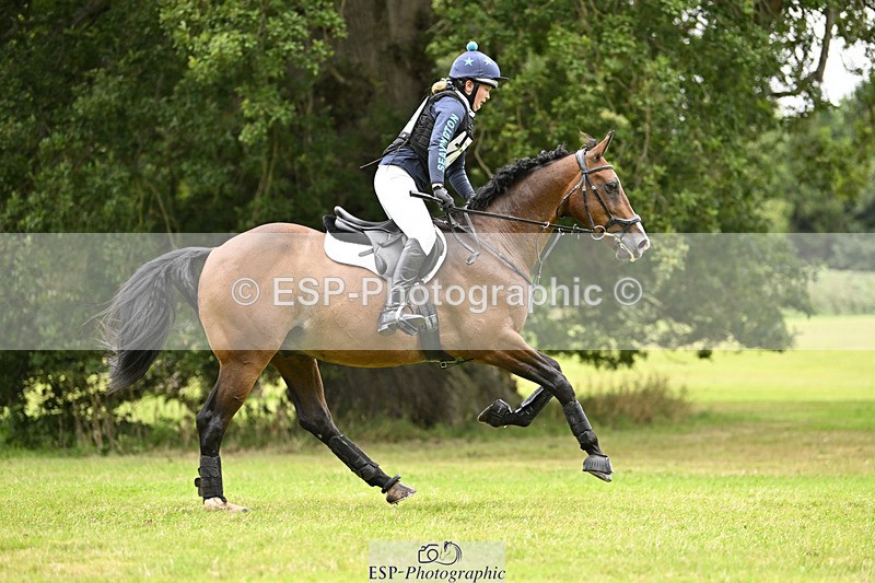 240825X-163621-37565 - 80cm XC 16.30 to 17.30