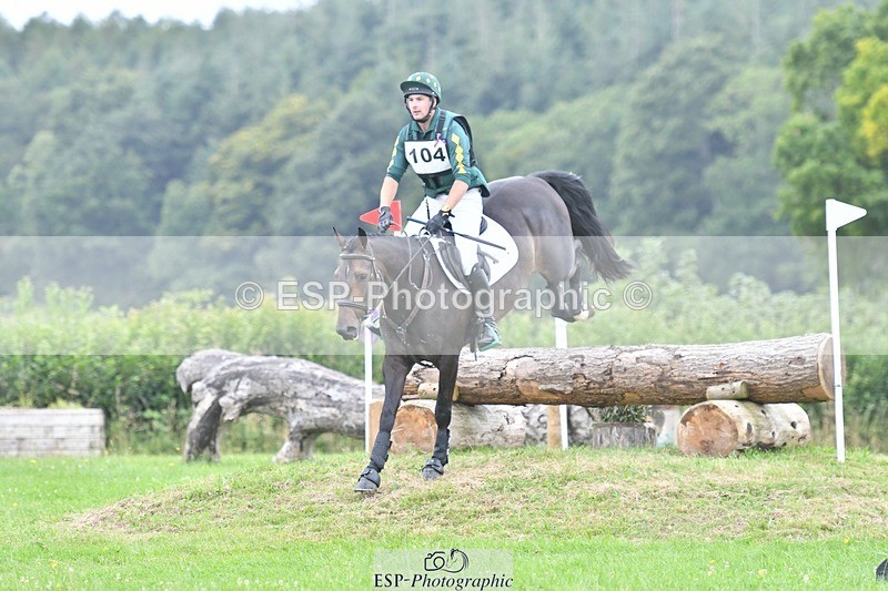 240803-114626-03328 - 104-Ollie_Martin-MIH_HUNTERS_BEAR