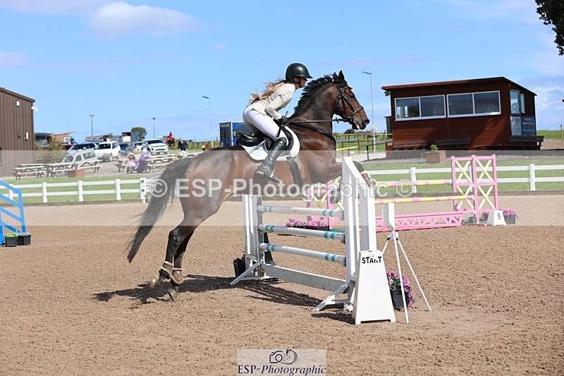 250913-141820-07325 - Cls 25 1.05m Amateur Quali