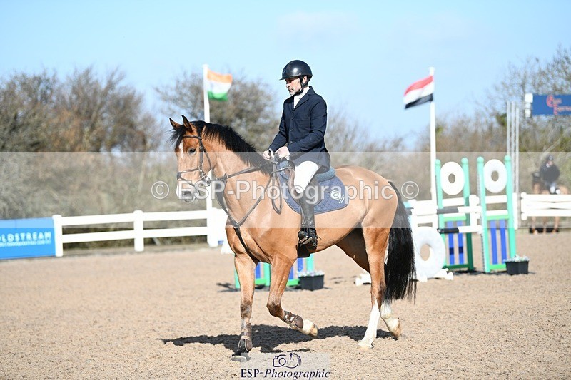 250330-103625-06188 - Cls 32 British Novice and 90cm