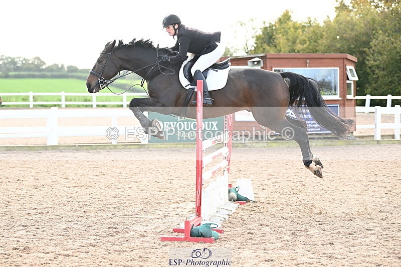 241023A-143747-01087 - Cls 4 Newcomers and 1.10m Open