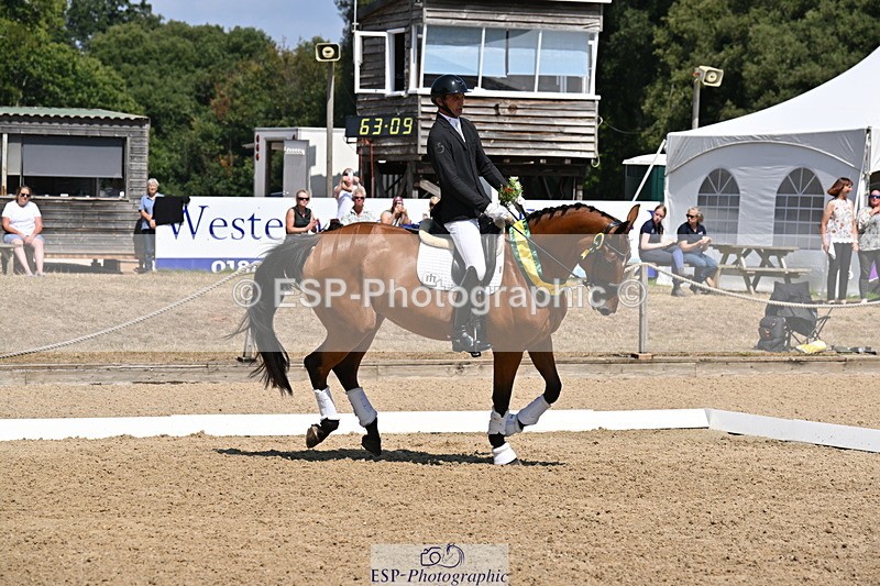 250810A-132654-06652 - Medium SILVER Presentations