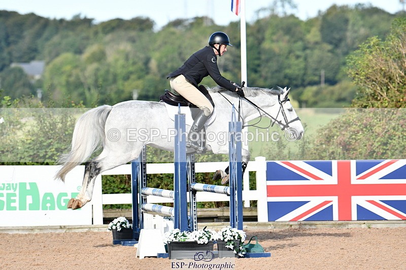240913A-092802-02934 - Cls 20 Snr British Novice and 90cm Open