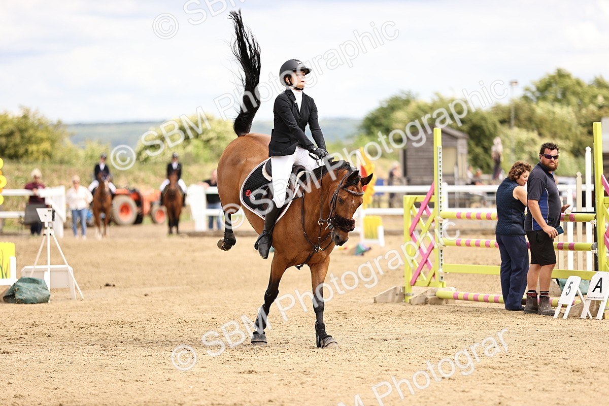 SBM_003219 - Class 11 - Senior Newcomers - 1.10m