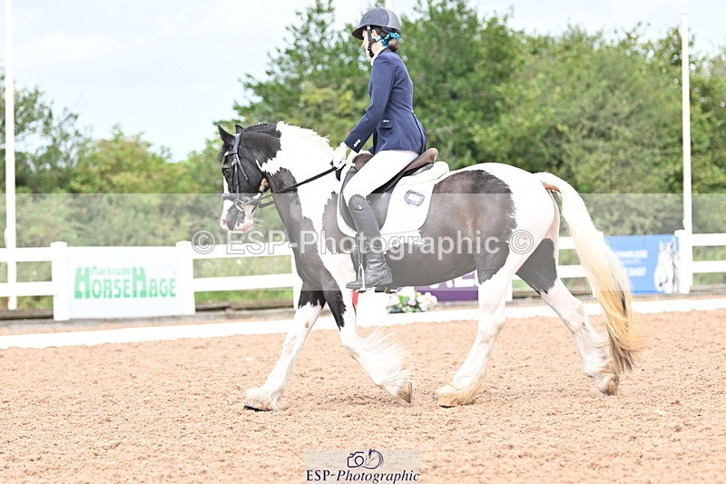 240817A-122204-08259 - 278-Chloe.Matravers-Fancy.pants