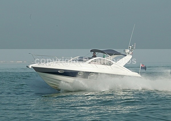 081011 CRACKER 8CDX1042 - Motorboats - Open